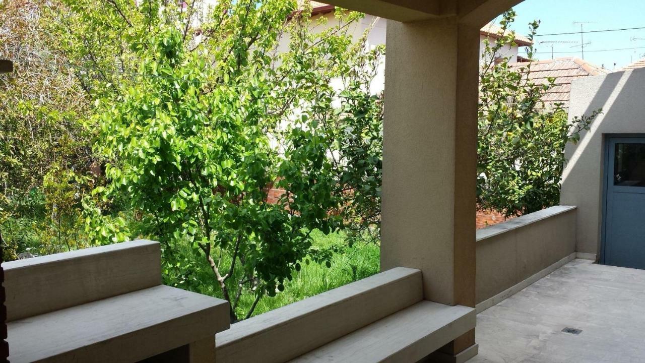 Zach'S House Villa Неа Рода Екстериор снимка